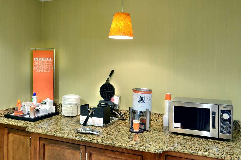 Hampton Inn Raleigh/Town Of Wake Forest Restoran fotoğraf